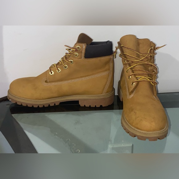 Timberland Boots Size 6.5 Men 8.5 Women - Picture 2 of 9